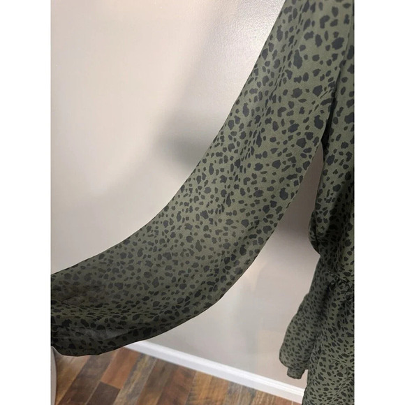 Sadie and Sage Women’s Small Faux-wrap DresElastic bottom Green And Black  Spot - Picture 2 of 8